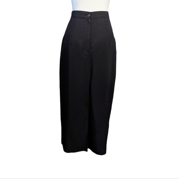 Vintage Midi Black Skirt with Button and Zipper Closure and Slit on Back - Picture 3 of 10